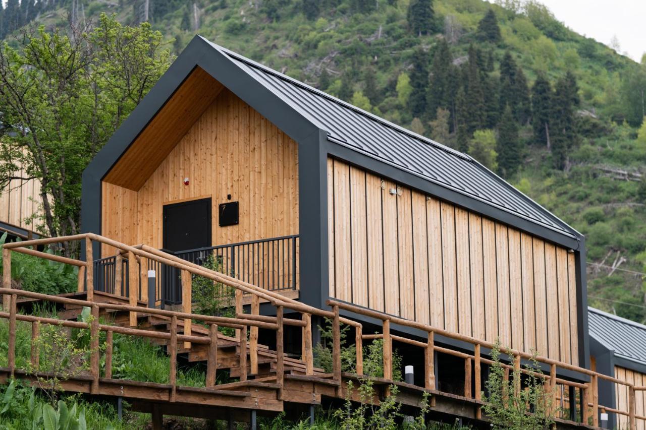 Qazaq Auyl Eco Hotel Alma-Ata Exteriör bild