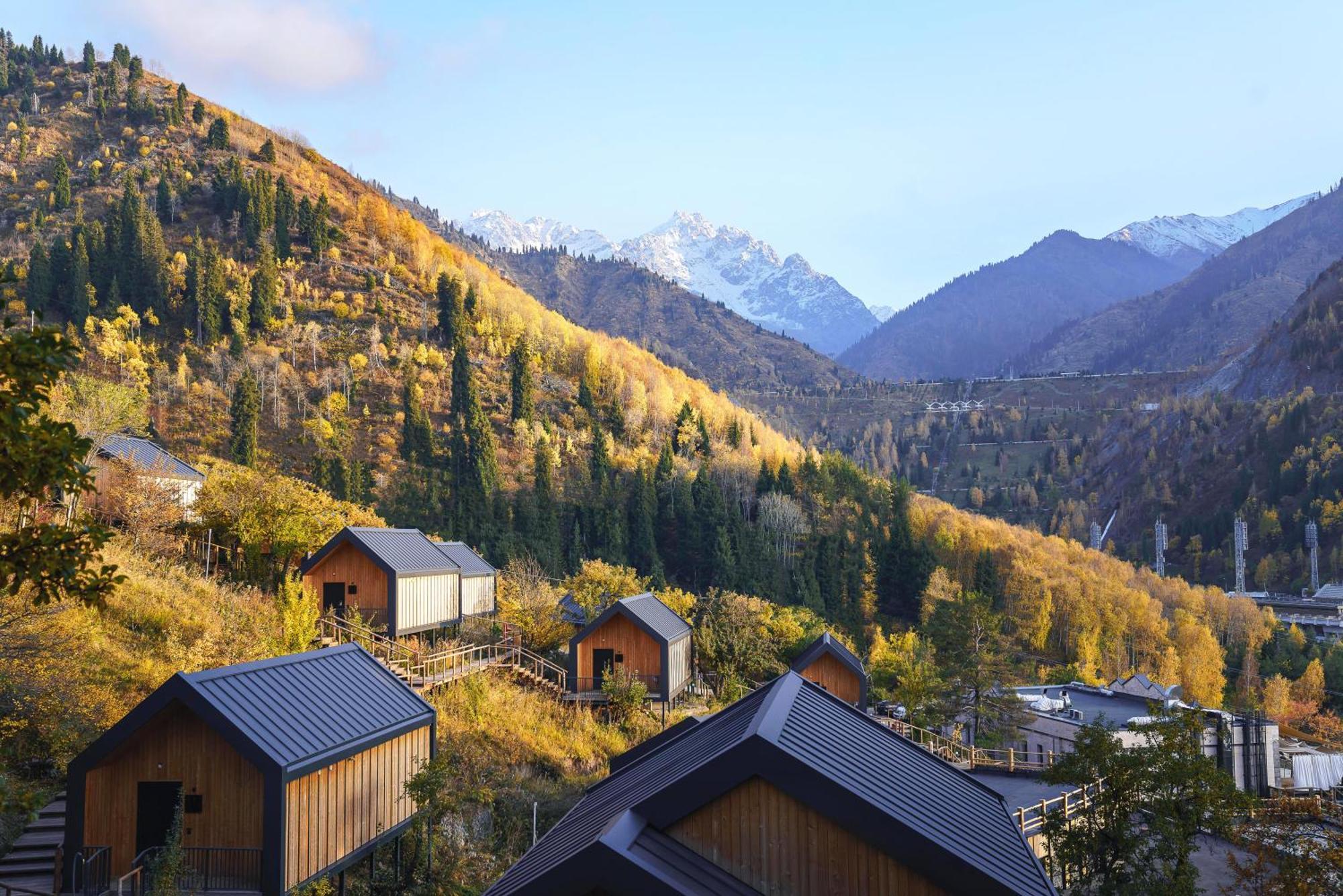 Qazaq Auyl Eco Hotel Alma-Ata Exteriör bild